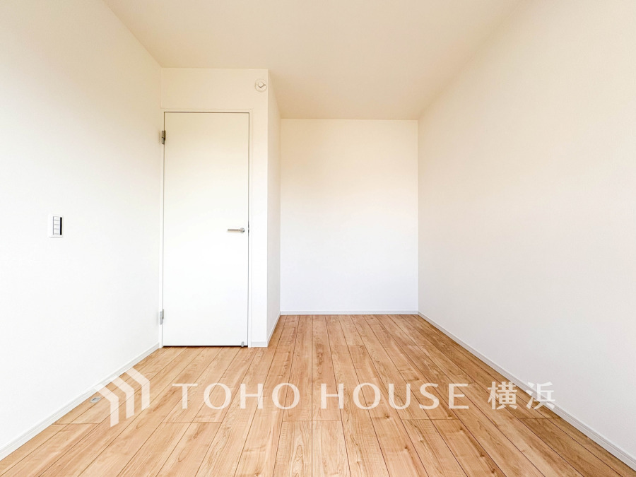 過ぎ行く時間をゆったりと感じることができる落ちついたプライベートルーム。リビングで楽しく過ごした後はゆっくり寛ぎの時間を満喫できます。静かな環境でリラックスタイムを愉しんで。