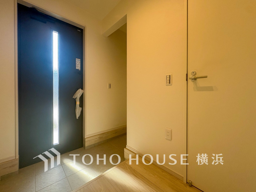 清潔感溢れる玄関がお出迎えする本邸宅の物語は、ここから始まる日常を期待させます。この場所には「希望」と「優越」で包み込んでくれる「特別」な空間があります。