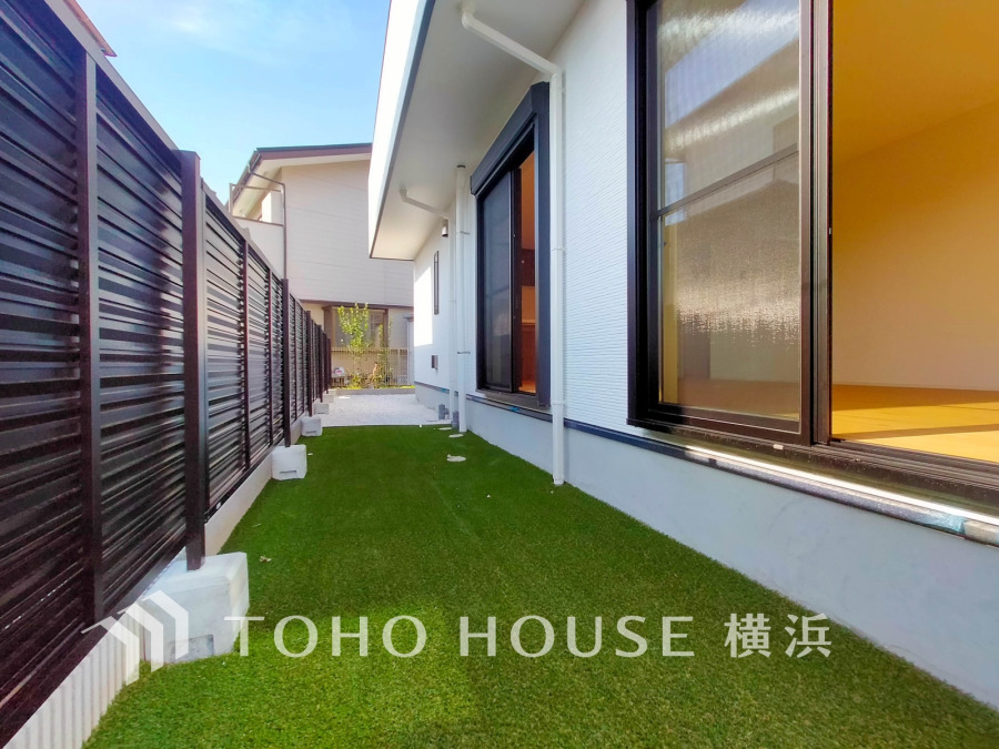 お子さまがお庭で遊べるのはもちろん、家庭菜園やたくさんの友人を招いてBBQ…多彩な楽しみが広がります。