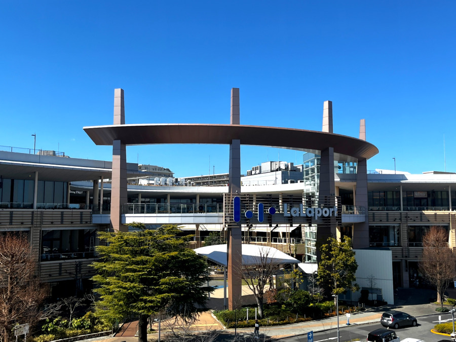 ららぽーと横浜　約1200ｍ