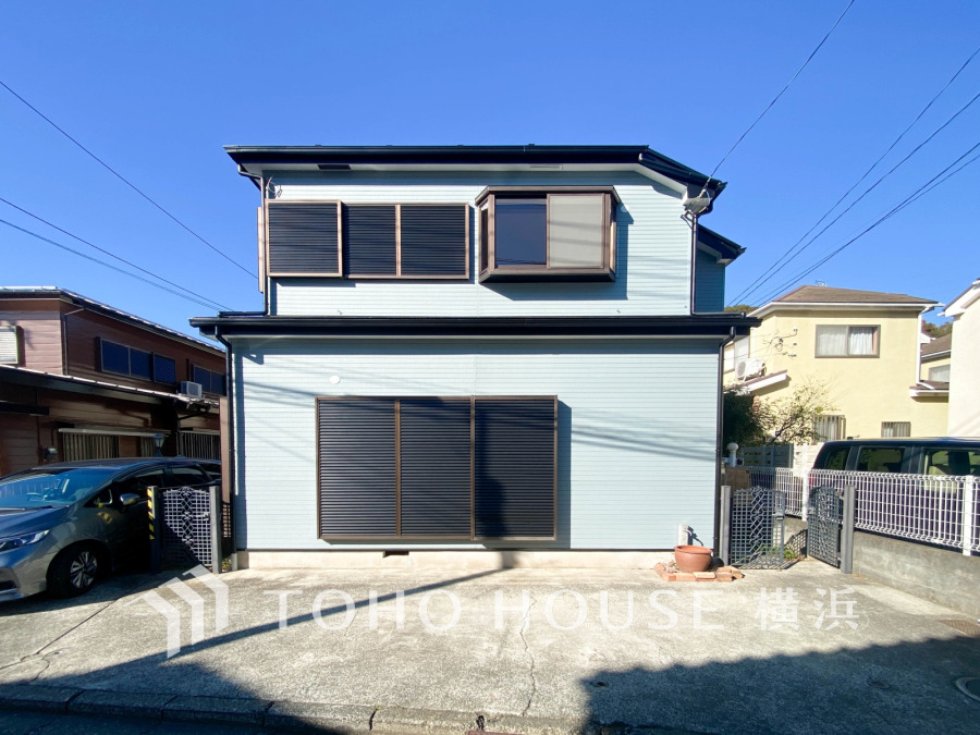 爽やかな青空の下に贅沢なほどに降り注ぐ陽光、豊かな居住性と、クオリティが見事に調和した住空間は、住まうことの喜びを感じさせてくれます