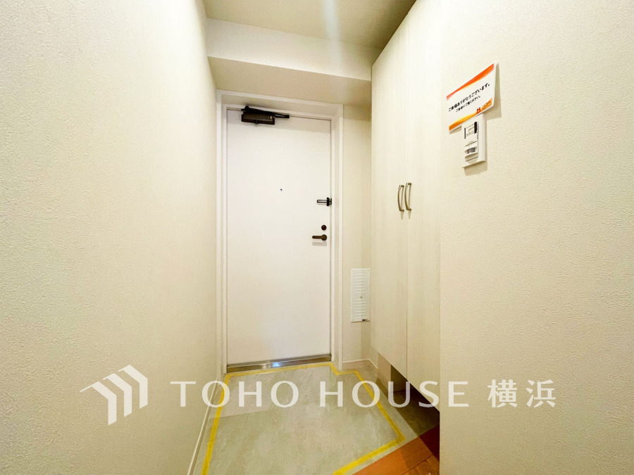 収納力の豊富なシューズボックスを設置した玄関スペース。
