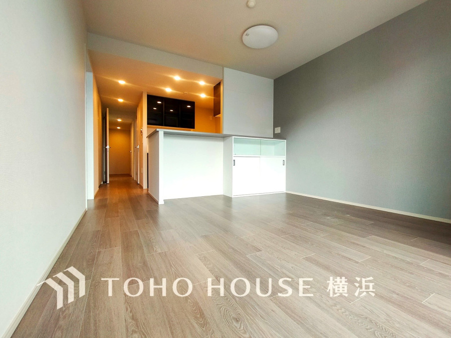 ご家族やお友達との時間など、多くの時を刻む空間。何気なく過ぎる時でさえも上質なひと時となる快適な空間を目指して。