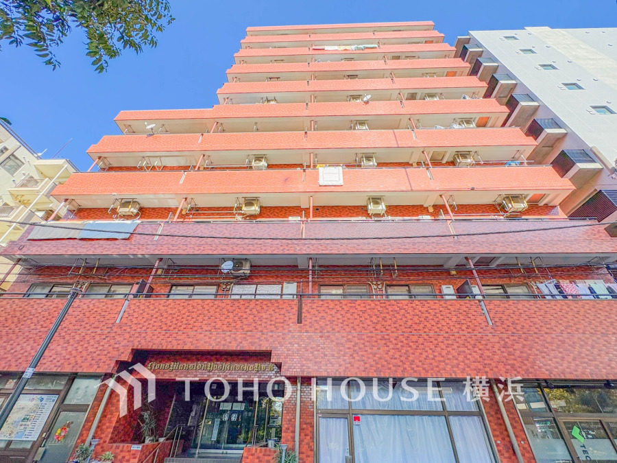 爽やかな青空の下に贅沢なほどに降り注ぐ陽光、豊かな居住性と、クオリティが見事に調和した住空間は、住まうことの喜びを感じさせてくれます。