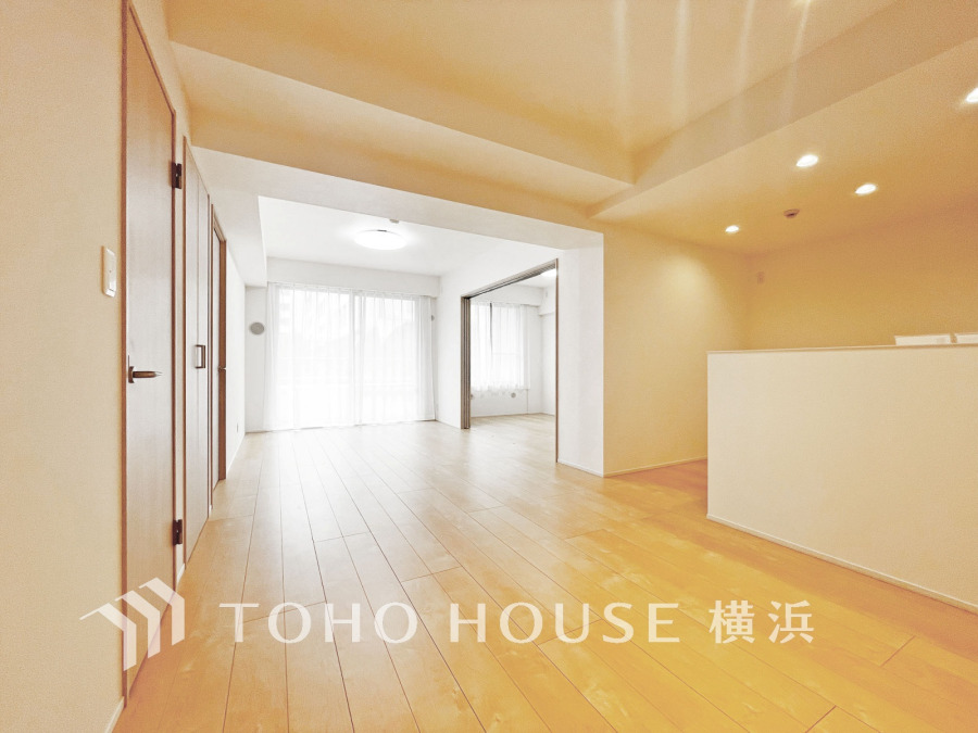 ご家族やお友達との時間など、多くの時を刻む空間。何気なく過ぎる時でさえも上質なひと時となる快適な空間を目指して。