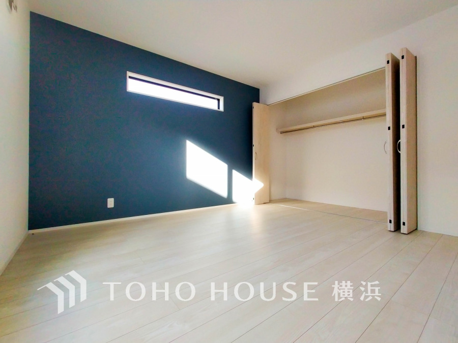 家族一人ひとりの大切なプライベート空間。趣味・感性で個性的に飾って頂けるようシンプルに仕上げてあります。自分時間を充実させながら心豊かなひとときを過ごすための大切な空間。