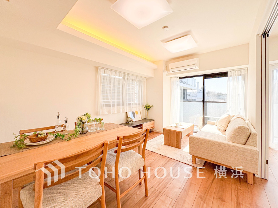 和やかで洗練された空間の演出。寛ぎとコミュニケーションを育む居心地のよい場所。