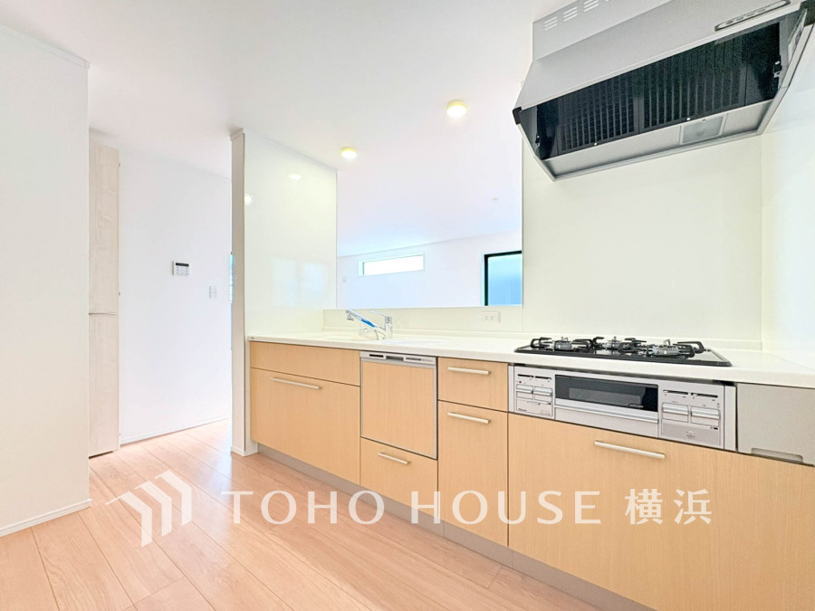 長い時間滞在するキッチンだからこそ、食事の準備を楽しい時間に、忙しい時でもスムーズに無駄なく作業できる、お手入れも簡単にできるなど、毎日を楽しくするキッチンスペースに仕上げました。