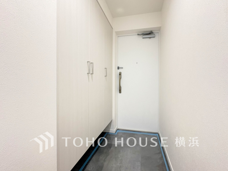 清潔感溢れる玄関がお出迎えする本邸宅の物語は、ここから始まる日常を期待させます。この場所には「希望」と「優越」で包み込んでくれる「特別」な空間があります。