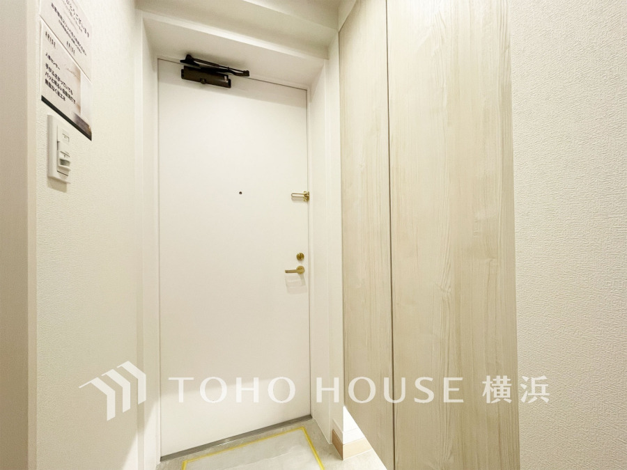 清潔感溢れる玄関がお出迎えする本邸宅の物語は、ここから始まる日常を期待させます。この場所には「希望」と「優越」で包み込んでくれる「特別」な空間があります。