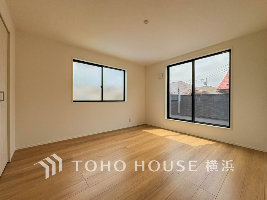 家族一人ひとりの大切なプライベート空間。趣味・感性で個性的に飾って頂けるようシンプルに仕上げてあります。自分時間を充実させながら心豊かなひとときを過ごすための大切な空間。