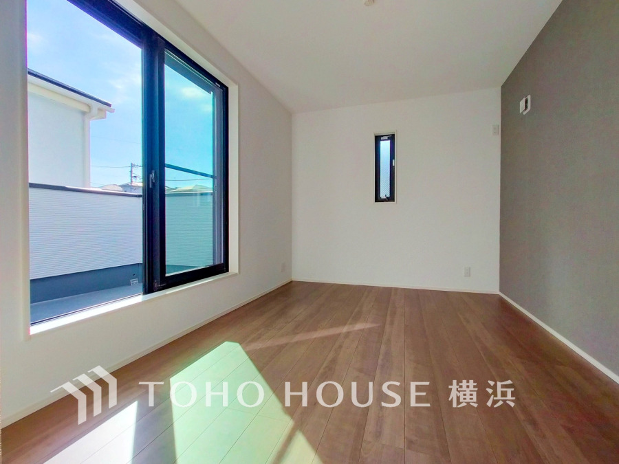 感性を育むプライベートルームはシンプルでスマートな空間。好みの空間で読書をしたり、音楽を聞いたりと一人の時間も充実したものにできます。