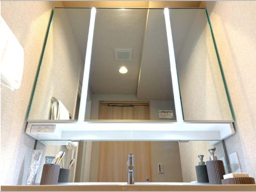 一日の始まりと終わりを心地よく演出してくれる、多彩な機能が備えられたパウダールーム。心地よいリフレッシュ空間です。