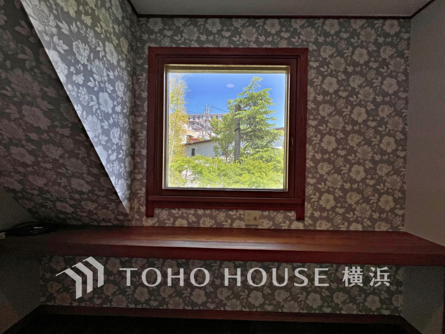 採光もアクセントの一つとして。プライベートルームにはやさしい光が射し込んでいて、この明るい好みの空間で読書をしたり、音楽を聞いたりと一人の時間も充実したものにできます。