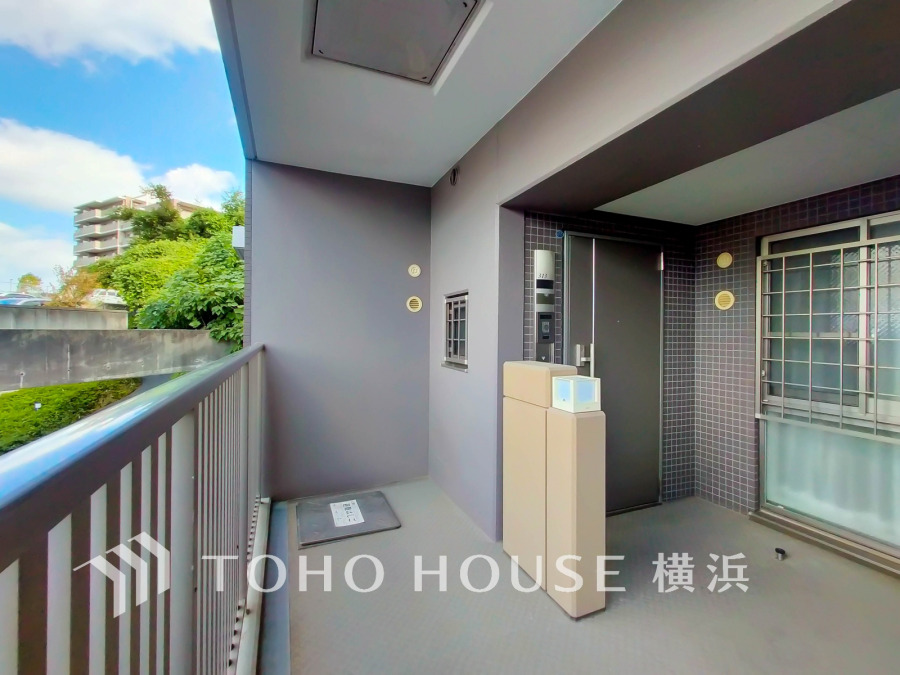 清潔感溢れる玄関がお出迎えする本邸宅の物語は、ここから始まる日常を期待させます。この場所には「希望」と「優越」で包み込んでくれる「特別」な空間があります。