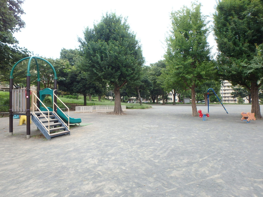 六ツ川三丁目公園　約800ｍ