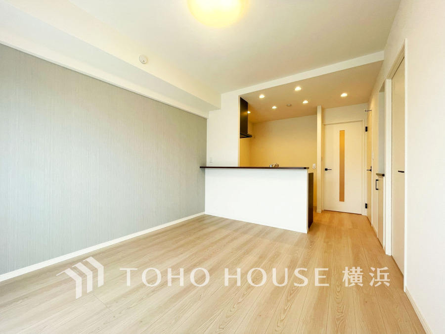 空気感という居心地の良いＢＧＭは、暮らしのステージを彩り、心からのやすらぎと満足感を与えてくれます。通風と採光を考慮したお住まいは地域の鼓動を感じながらお寛ぎ頂けることでしょう。