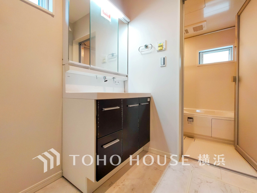 多彩な機能が備えられたパウダールーム。心地よいリフレッシュ空間です。