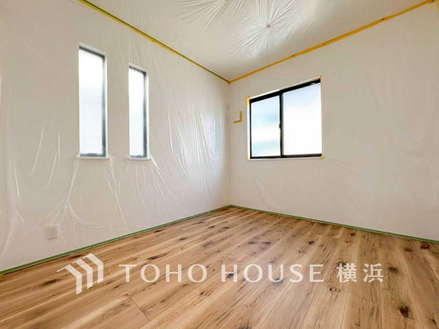 【2025年11月撮影】感性を育むプライベートルームはシンプルでスマートな空間。好みの空間で読書をしたり、音楽を聞いたりと一人の時間も充実したものにできます。