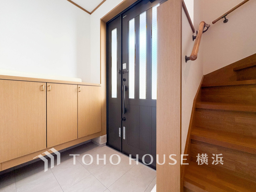 居住者の帰り、訪れる方を優しく迎え、やすらぎに満ちた生活空間を予感させる。健やかな暮らしを楽しめそう。