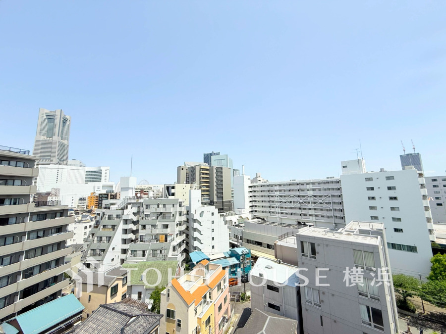 開放感があり、遮るものもなく気持ちのいい景色が広がります。お部屋にも爽やかな風と暖かく柔らかな日差しが差し込み、毎日の暮らしを豊かに彩ります。