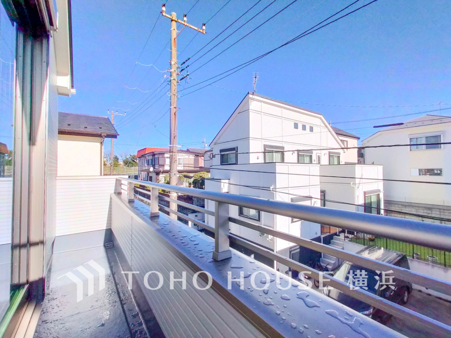 気持ちのいい空が見渡せるバルコニー。爽やかな風を感じて、心躍る素敵な暮らしがはじまります。
