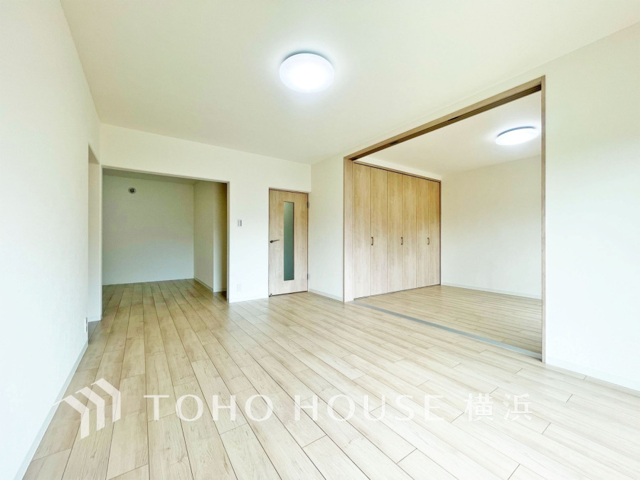 上質な時間を育む暮らしのメインステージ。寛ぎとコミュニケーションを育む居心地のよい場所。ここで楽しむ家族の時間が絆をより深めてくれそうです。