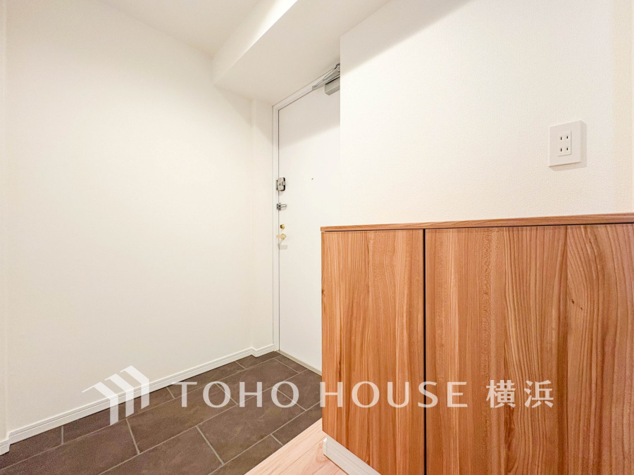 清潔感溢れる玄関がお出迎えする本邸宅の物語は、ここから始まる日常を期待させます。この場所には「希望」と「優越」で包み込んでくれる「特別」な空間があります。