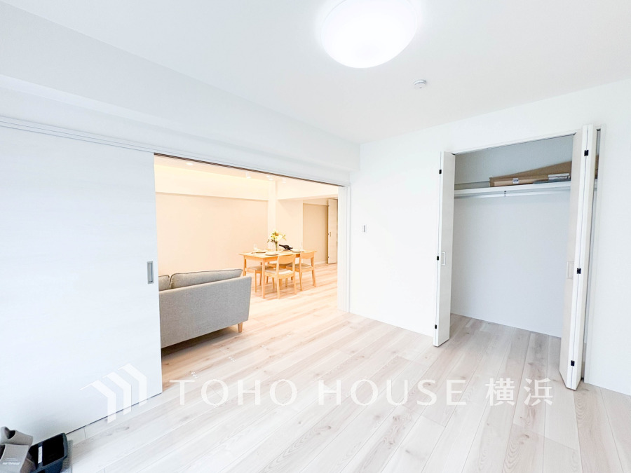 感性を育むプライベートルームはシンプルでスマートな空間。好みの空間で読書をしたり、音楽を聞いたりと一人の時間も充実したものにできます。