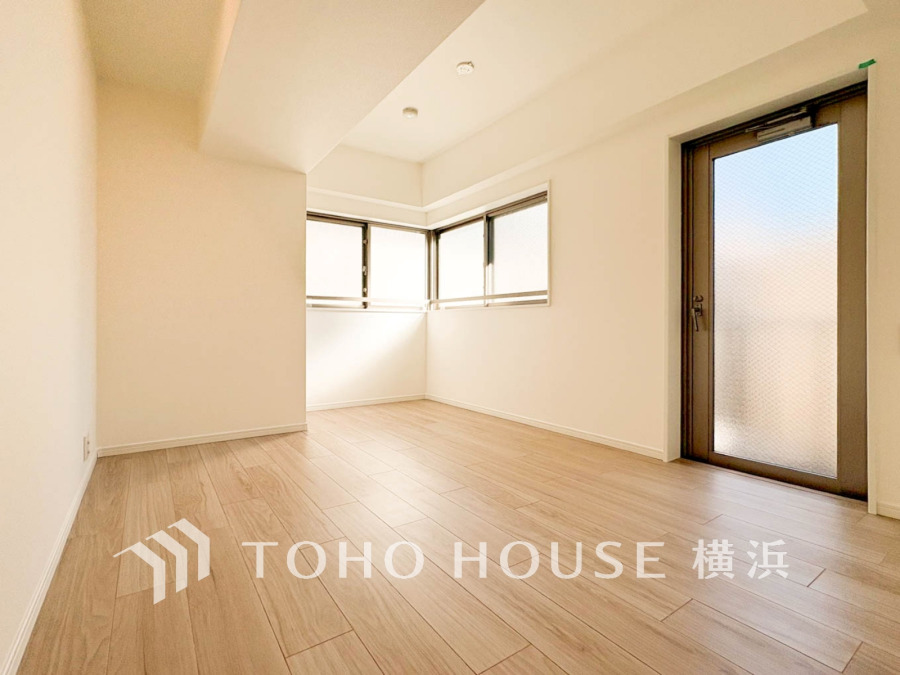 採光もアクセントの一つとして。プライベートルームにはやさしい光が射し込んでいて、この明るい好みの空間で読書をしたり、音楽を聞いたりと一人の時間も充実したものにできます。