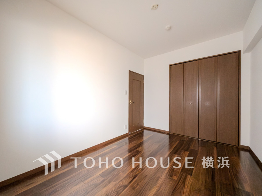 ゆとりと収納を確保した洋室。自分時間を充実させながら心豊かなひとときを過ごすための大切な空間です。
