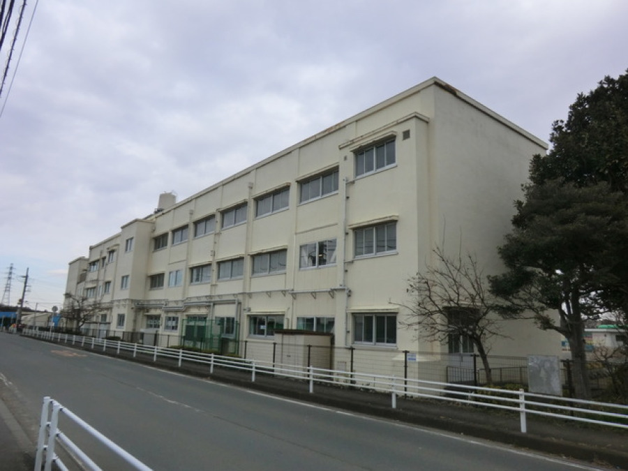 横浜市立中和田南小学校　約800ｍ