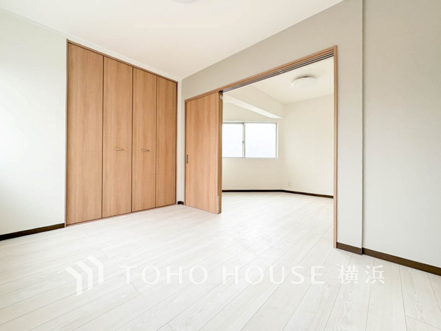 家族一人ひとりの大切なプライベート空間。趣味・感性で自由に演出できるよう、シンプルに仕上げた空間。暮らし心地を大きく左右する収納を、適材適所に配置し、使い勝手にも考慮しました。