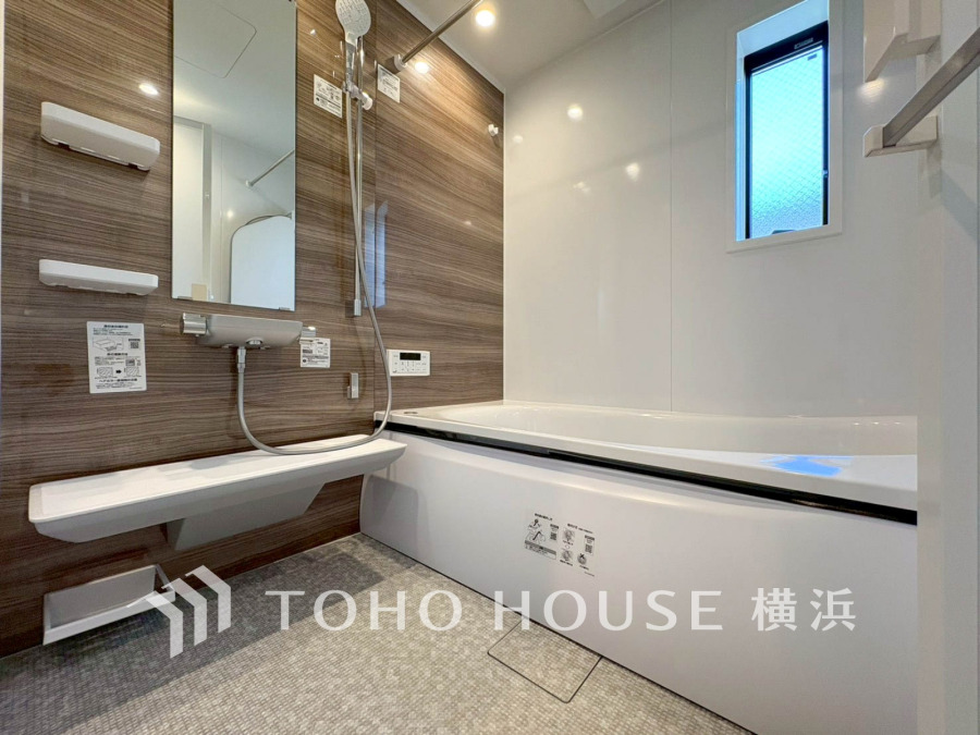 1日の疲れを取り心身を癒すことができる住まいの中のリラクゼーション空間、バスルーム。心からゆったりと寛いでいただけるよう、ゆとりのスペースを確保してます。