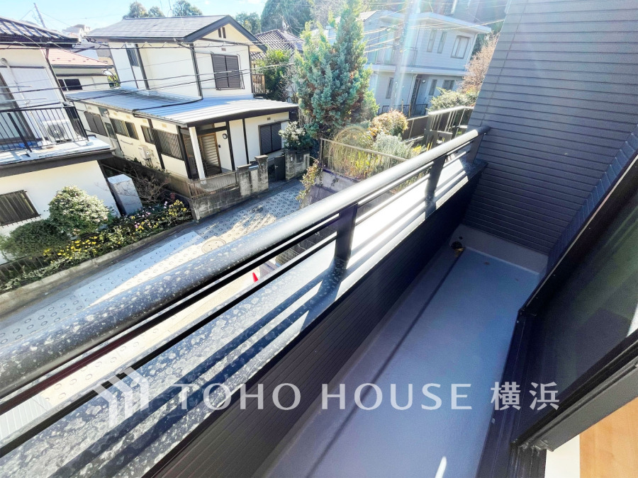 暮らしの中で光と風を演出してくれるバルコニー。爽やかな風を感じ、暖かな光を浴びて、快適な暮らしをここから。
