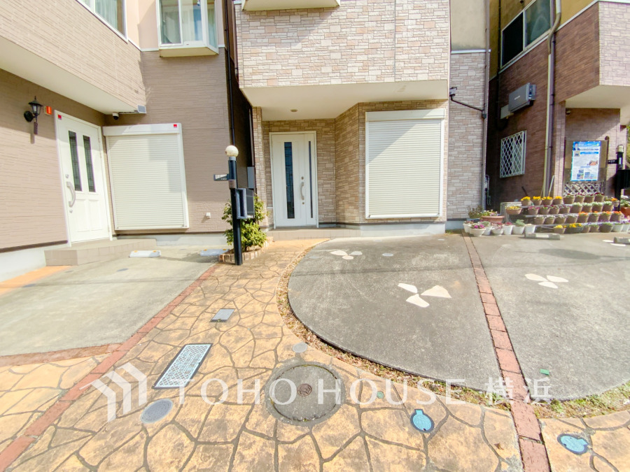 カースペースもしっかり確保されています。駐車可能な車のサイズは担当者にご確認ください。