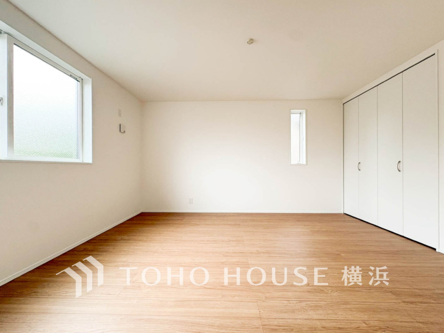 ゆとりと収納を確保した洋室。自分時間を充実させながら心豊かなひとときを過ごすための大切な空間です。
