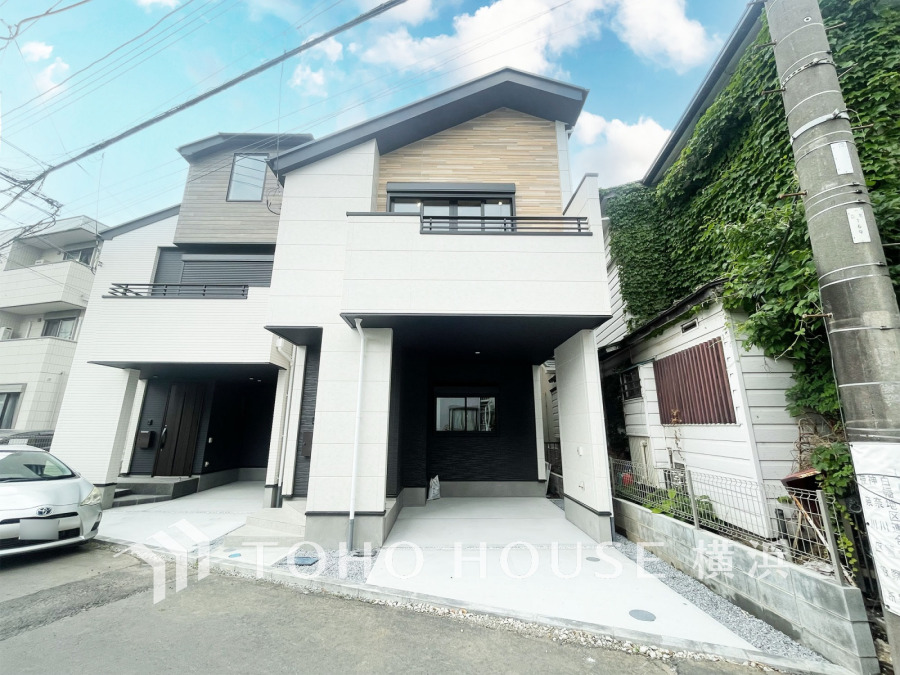 街に溶け合う美しい景観を生み出しているにも関わらず、採光や風通しを考えて設計された間取り。外観だけでなく、そこに住まうご家族の心地よさが最優先されますように。 