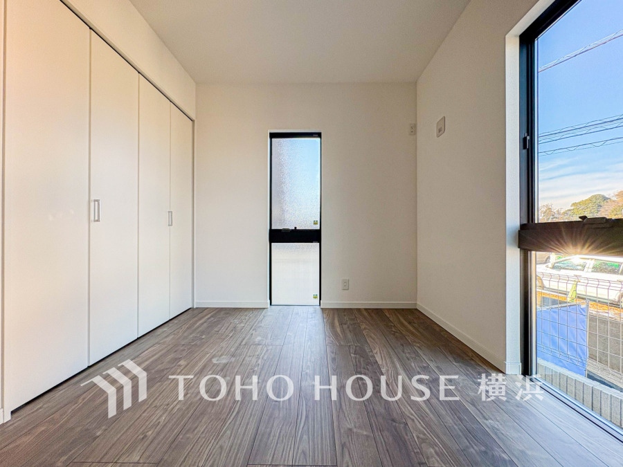 家族一人ひとりの大切なプライベート空間。趣味・感性で個性的に飾って頂けるようシンプルに仕上げてあります。自分時間を充実させながら心豊かなひとときを過ごすための大切な空間。