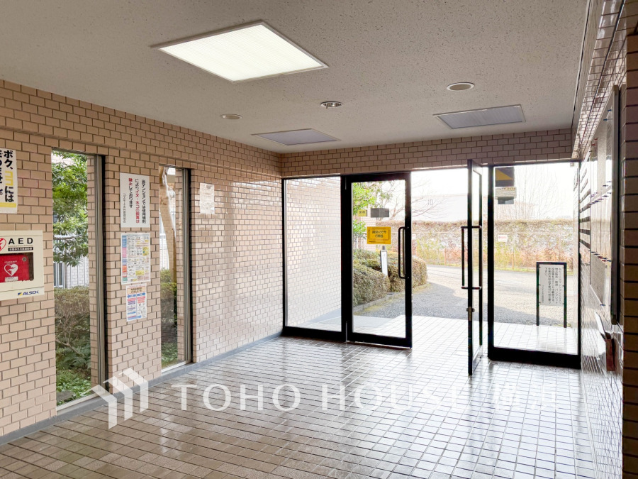 心地よい光と風があふれたエントランス
