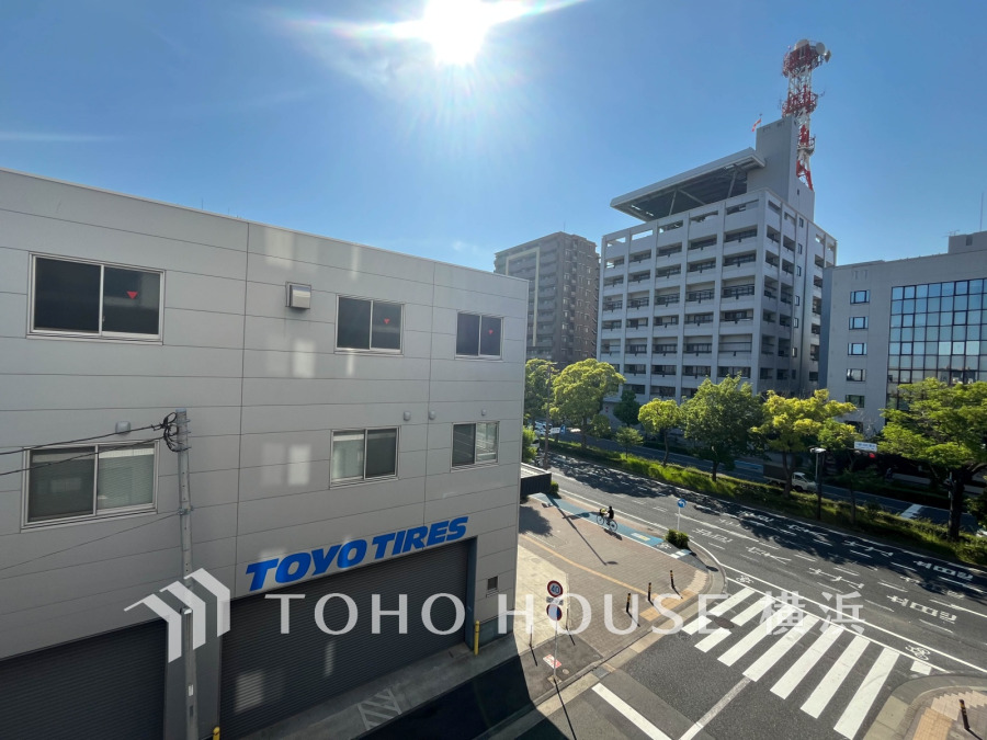この開放感ある眺望と共に閑静な住宅街の季節感を演出する四季折々の変化を楽しめる心地よい場所となることでしょう。