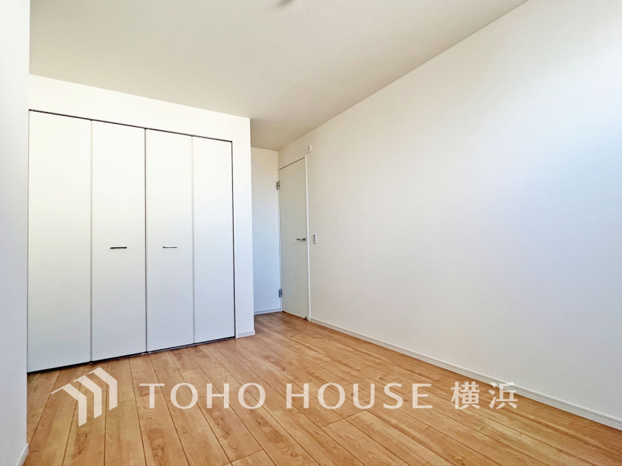 家族一人ひとりの大切なプライベート空間。趣味・感性で自由に演出できるよう、シンプルに仕上げた空間。暮らし心地を大きく左右する収納を、適材適所に配置し、使い勝手にも考慮しました。