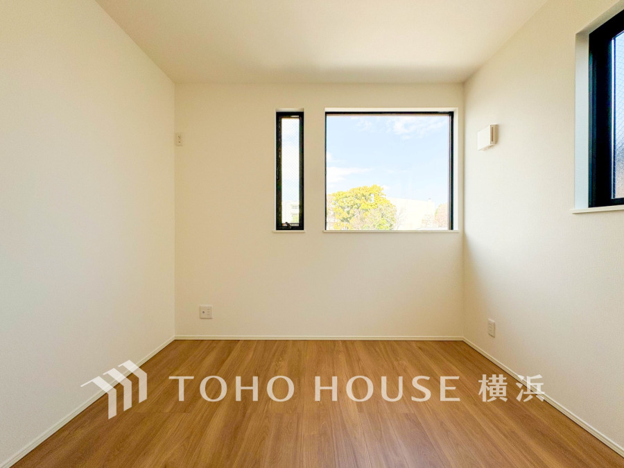 家族一人ひとりの大切なプライベート空間。趣味・感性で個性的に飾って頂けるようシンプルに仕上げてあります。自分時間を充実させながら心豊かなひとときを過ごすための大切な空間。