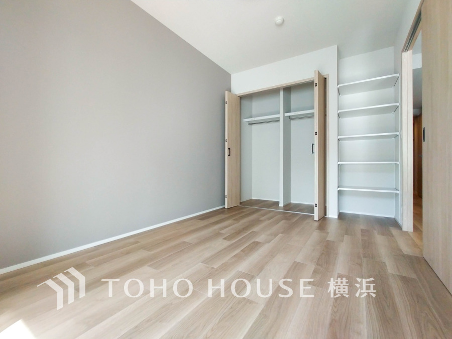 過ぎ行く時間をゆったりと感じることができる落ちついたプライベートルーム。リビングで楽しく過ごした後はゆっくり寛ぎの時間を満喫できます。静かな環境でリラックスタイムを愉しんで。