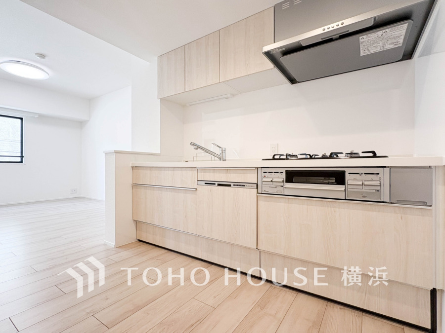 プライベートスペースを彩るインテリアとしての美と、快適な日常を支える機能性と強さがひとつになったキッチンです。開放的でゆとりある空間で、是非自慢の腕を振るって下さい☆