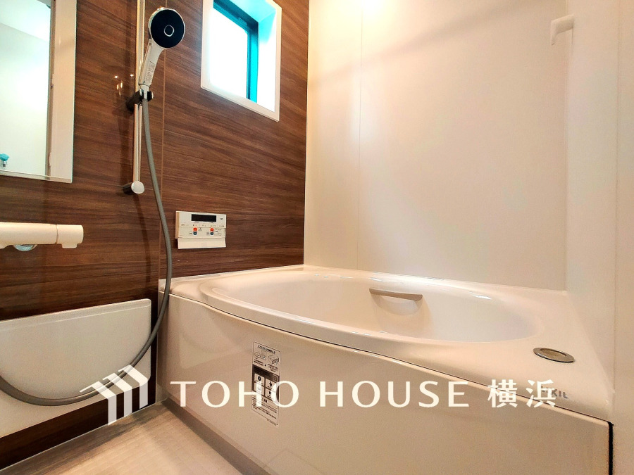1日の疲れを取り心身を癒すことができる住まいの中のリラクゼーション空間、バスルーム。心からゆったりと寛いでいただけるよう、ゆとりのスペースを確保しています。
