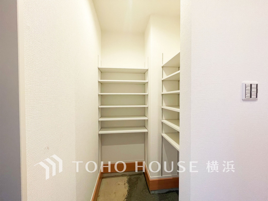 収納力の豊富なSICを設置した玄関スペース。ゆとりある空間は上質な生活空間を予感させます。
