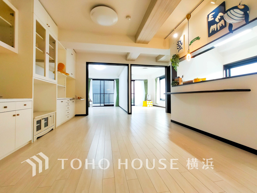 ご家族やお友達との時間など、多くの時を刻む空間。何気なく過ぎる時でさえも上質なひと時となる快適な空間を目指して。