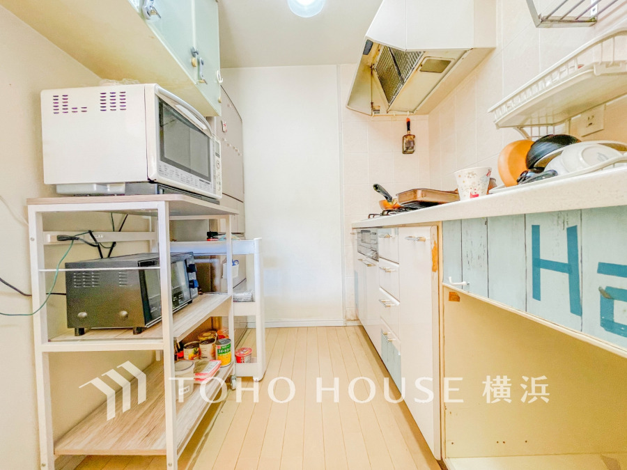 （リフォーム前）ご家族みんなで調理ができる位のスペースを実現したキッチン空間となっております。