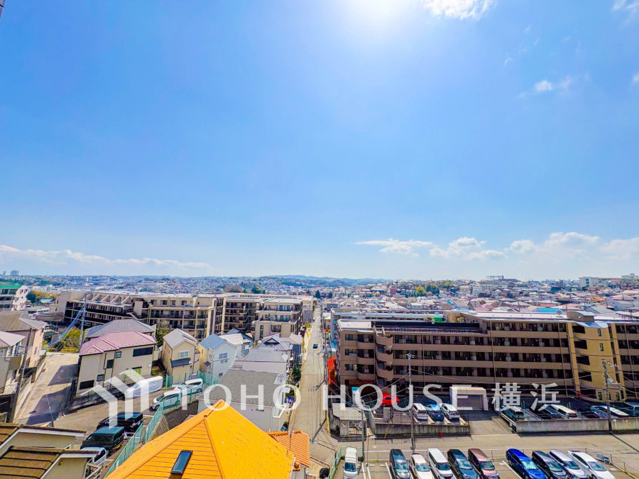 この開放感ある眺望と共に閑静な住宅街の季節感を演出する四季折々の変化を楽しめる心地よい場所となることでしょう。